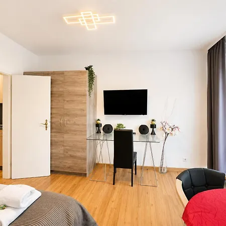 Apartment Riverside Retreat In