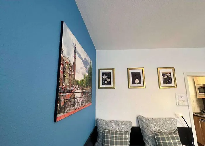 Riverside Retreat In アパート